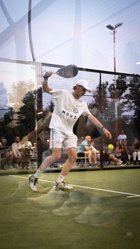 Eerste editie van Padel & Booze met een superpro‑padelwedstrijd