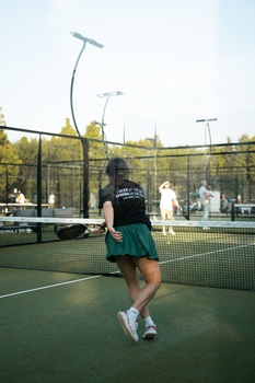 Eerste editie van Padel & Booze vol sport en plezier