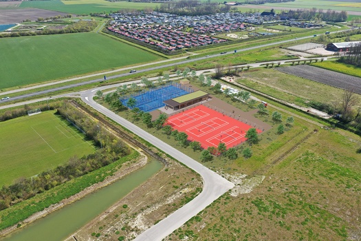 Impressie van ons nieuwe tennis- en padelpark in Serooskerke. Opening begin 2027.