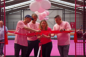 Eerste roze padelbanen met maatschappelijke missie geopend in Nederland: Allesvoorpadel, AFP Courts en adidas slaan handen ineen voor borstkankerbewustzijn